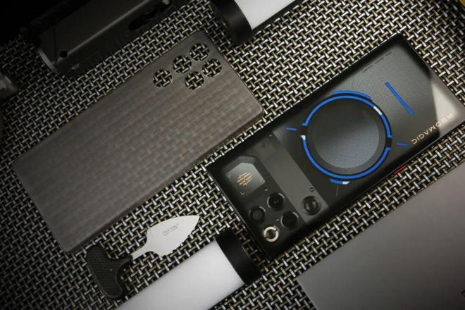 “当风行者加持水魔法”——看红魔11Pro系列如何解读“战力无限”(图11)