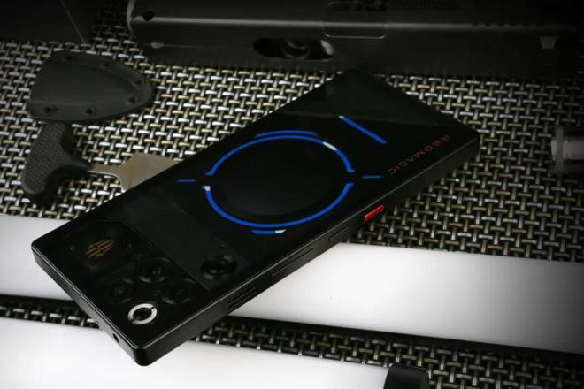 “当风行者加持水魔法”——看红魔11Pro系列如何解读“战力无限”(图13)